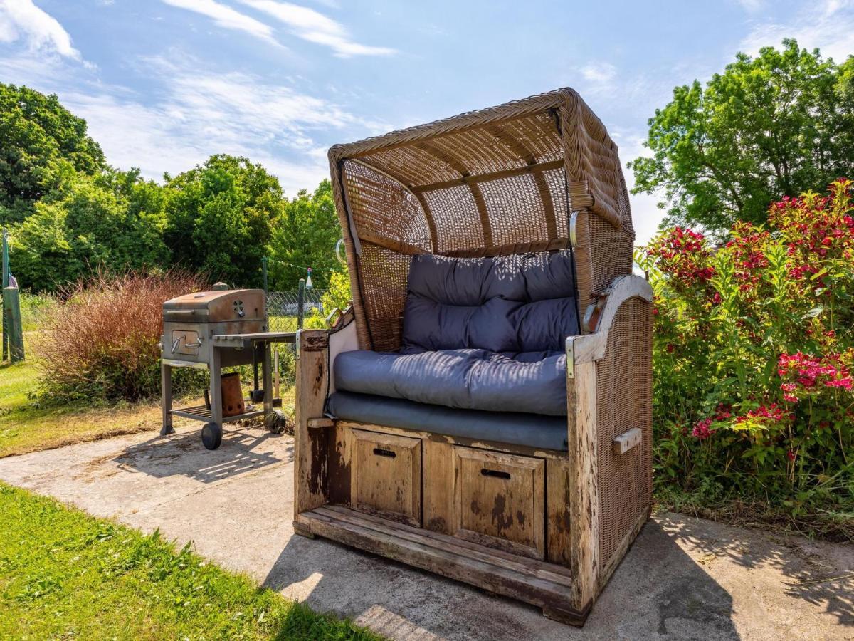 Snug Holiday Home In Divitz Spoldershagen Near Skydiving Екстер'єр фото