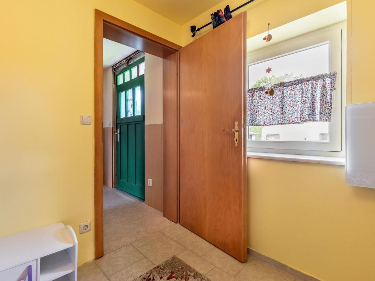 Snug Holiday Home In Divitz Spoldershagen Near Skydiving Екстер'єр фото
